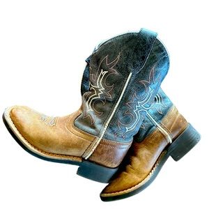 Cowboy Legend size 10 Youth boots